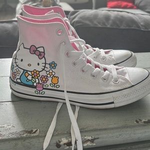 Hello Kitty Converse all star sneakers preowned men’s 6.5, women’s 8.5 hi tops